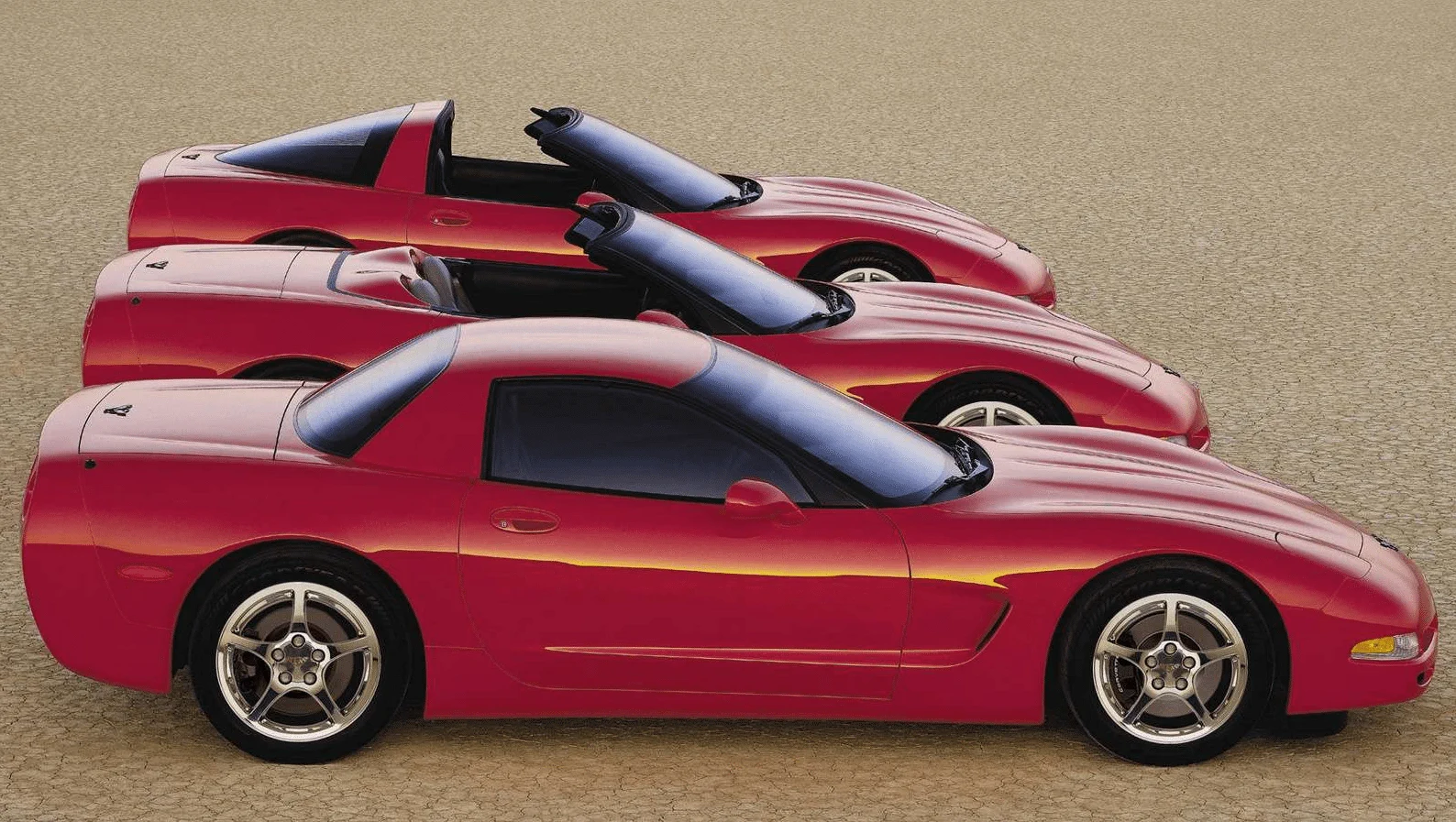Corvette Generations/C5/C5 2000 Right Side Red.webp